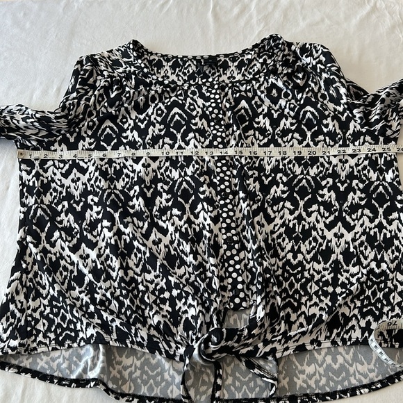 New Directions Black and White Button Up Blouse with Front Tie Sz 2X - Picture 7 of 12